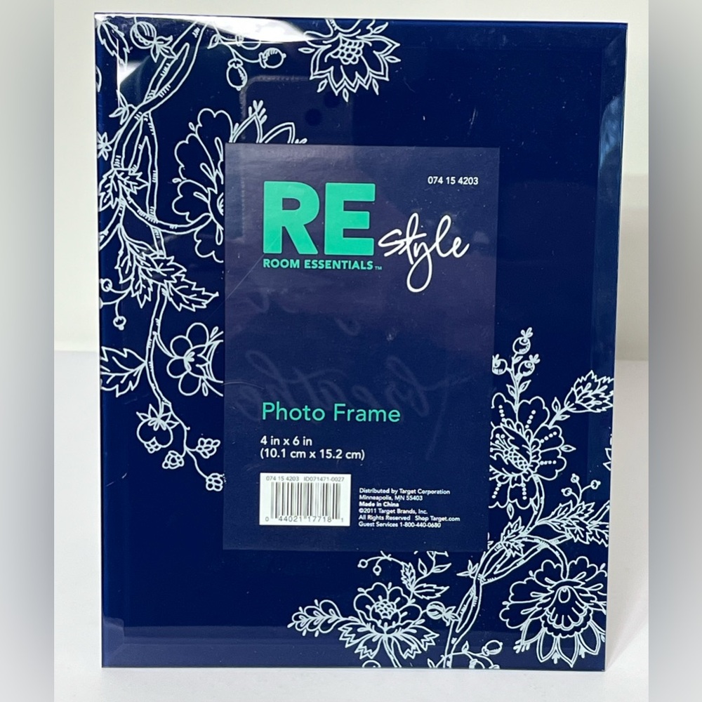 Room Essentials Style Glass‎ Free Standing Floral Blue Photo Frame 4"x6" Photo